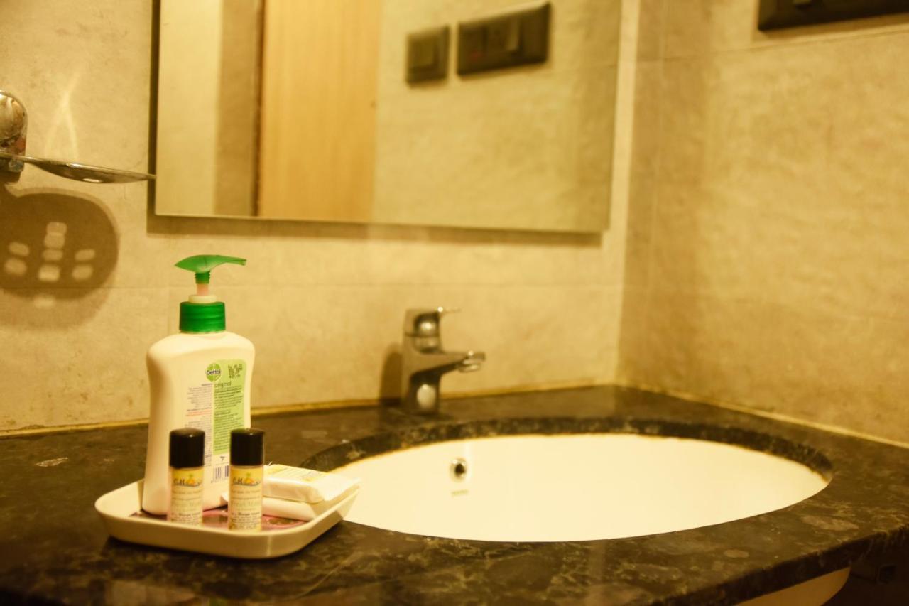 Hotel Om International Gokarna  Ngoại thất bức ảnh