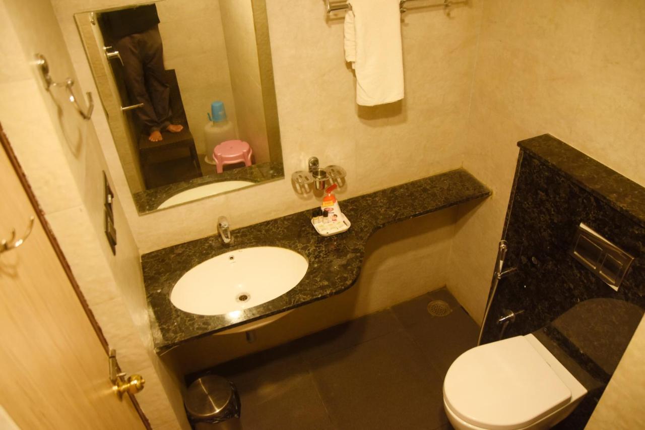 Hotel Om International Gokarna  Ngoại thất bức ảnh